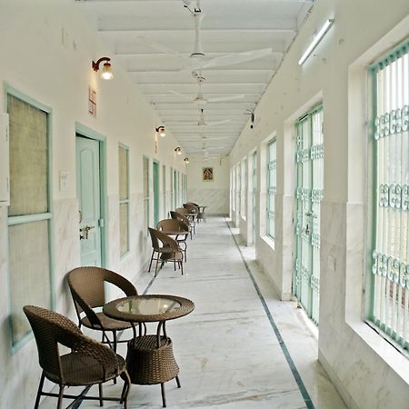Hotel Shree Krishna Bhakti Ashram Vrindāvan Zewnętrze zdjęcie