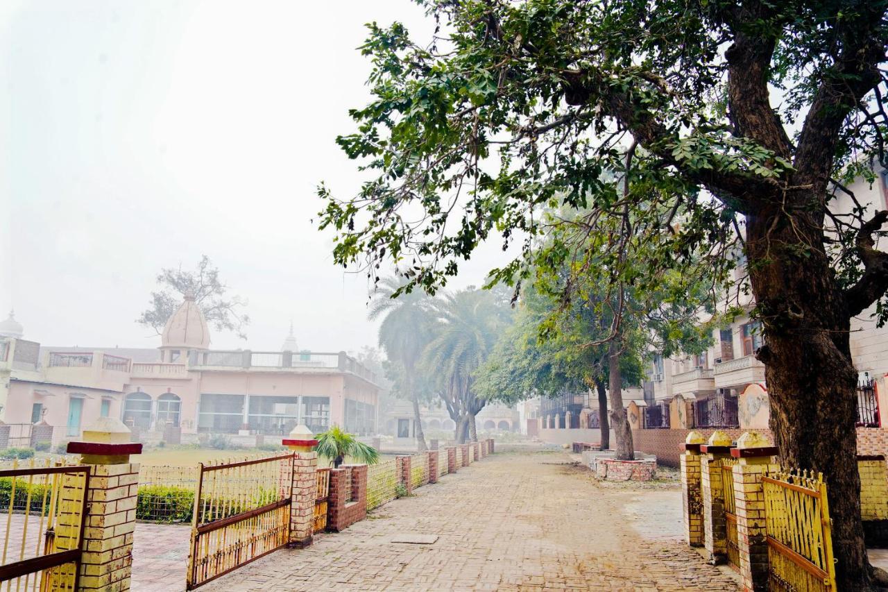 Hotel Shree Krishna Bhakti Ashram Vrindāvan Zewnętrze zdjęcie