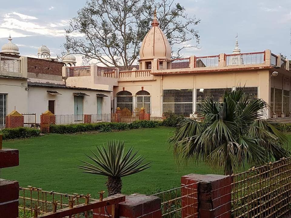 Hotel Shree Krishna Bhakti Ashram Vrindāvan Zewnętrze zdjęcie
